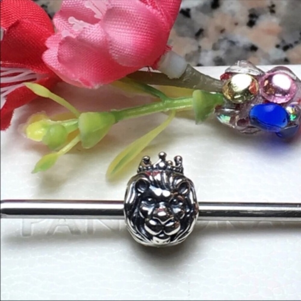 Pandora charm lion